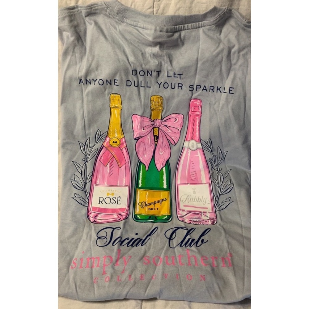Simply Southern Womens Champagne Social Club Graphic T-Shirt NWT size medium